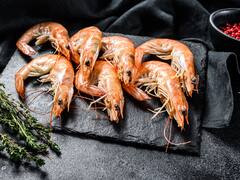 Tiemblan los restaurantes: una medida podría dejar sus menús sin langostinos