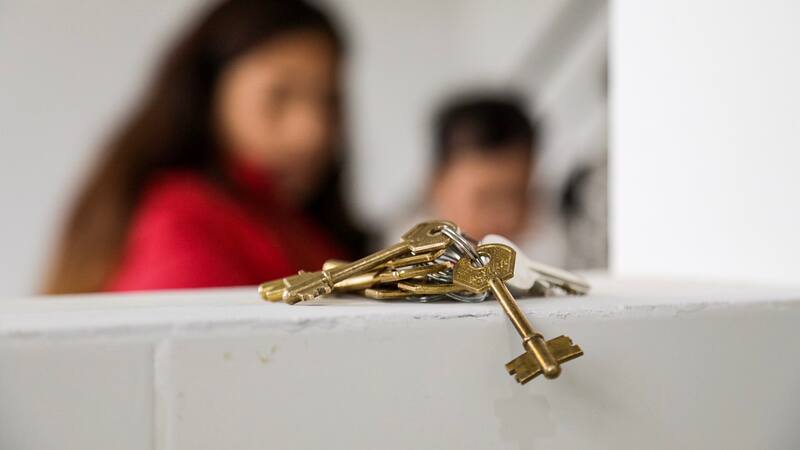 Aumento de alquileres: el acceso a la vivienda es el principal problema de los jóvenes, según un informe.