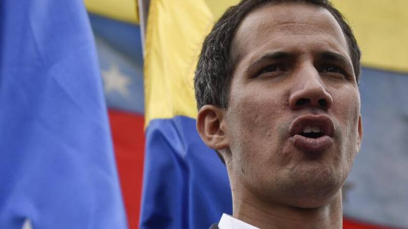 Juan Guaidó, el presidente interino de Venezuela, desafía al régimen de Maduro