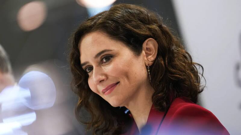 Ayuso llama a poner "pie en pared" al Gobierno y realizar "sacrificios" antes de que "el sanchismo arruine España".