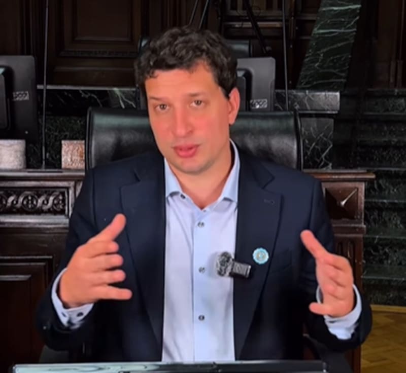 Mala semana para Yamil Santoro.