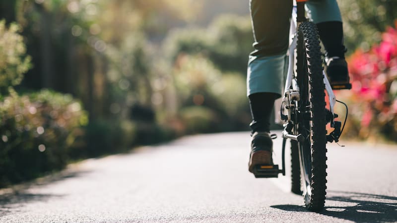 Soñar con andar en bicicleta puede tener diferentes significados.