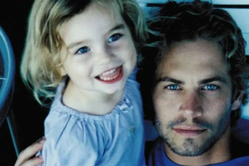 Paul Walker junto con su hija.
