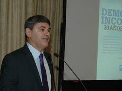 “La democracia inconclusa convocó a políticos, empresarios y periodistas