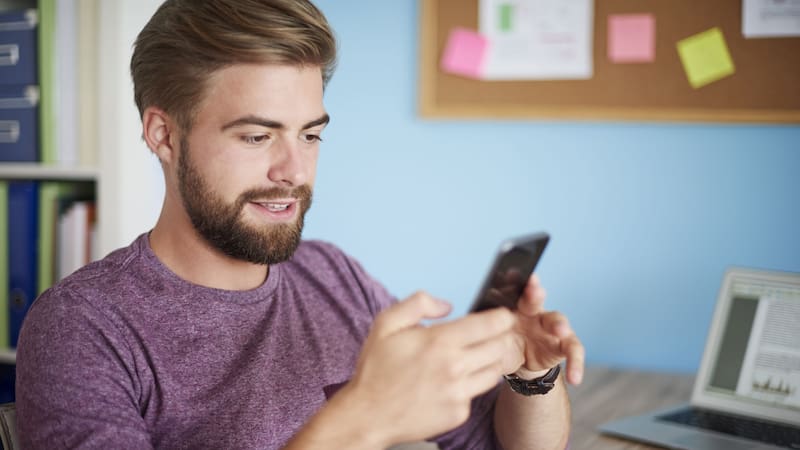 Si querés usar dos aplicaciones al mismo tiempo, podés activar la función "pantalla dividida".