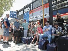 Maleteros: 3.000 pasajeros de cruceros y de Aerolíneas varados