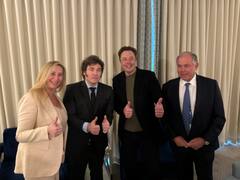 "Yo recomiendo invertir en la Argentina": cuánto se disparó el dólar y se desplomó el mercado desde este tuit de Elon Musk