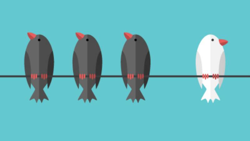 La discriminación hacia las mujeres en la asignación de responsabilidades y la aversión al pariente político suelen manifestarse todavía.