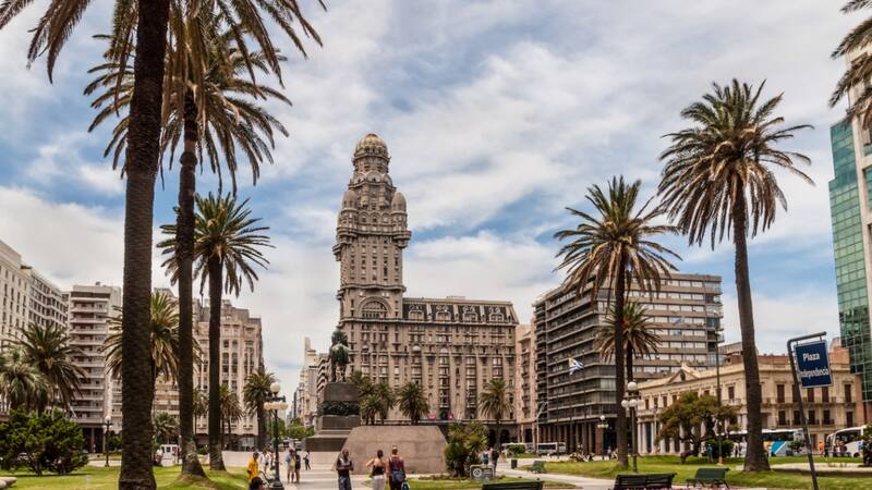 Se recupera la conectividad aérea entre Ezeiza y Montevideo luego de tres años de suspensión de los vuelos por la pandemia.