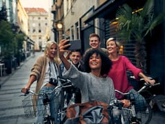 Taylor Swift y Coldplay: cómo potencian el turismo los "influencers musicales" y qué se espera para 2024