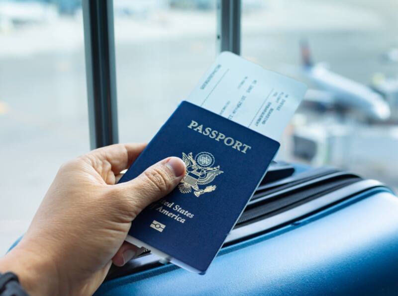 Es oficial: Estados Unidos prohíbe automáticamente renovar el pasaporte a todas las personas que presenten así el documento.