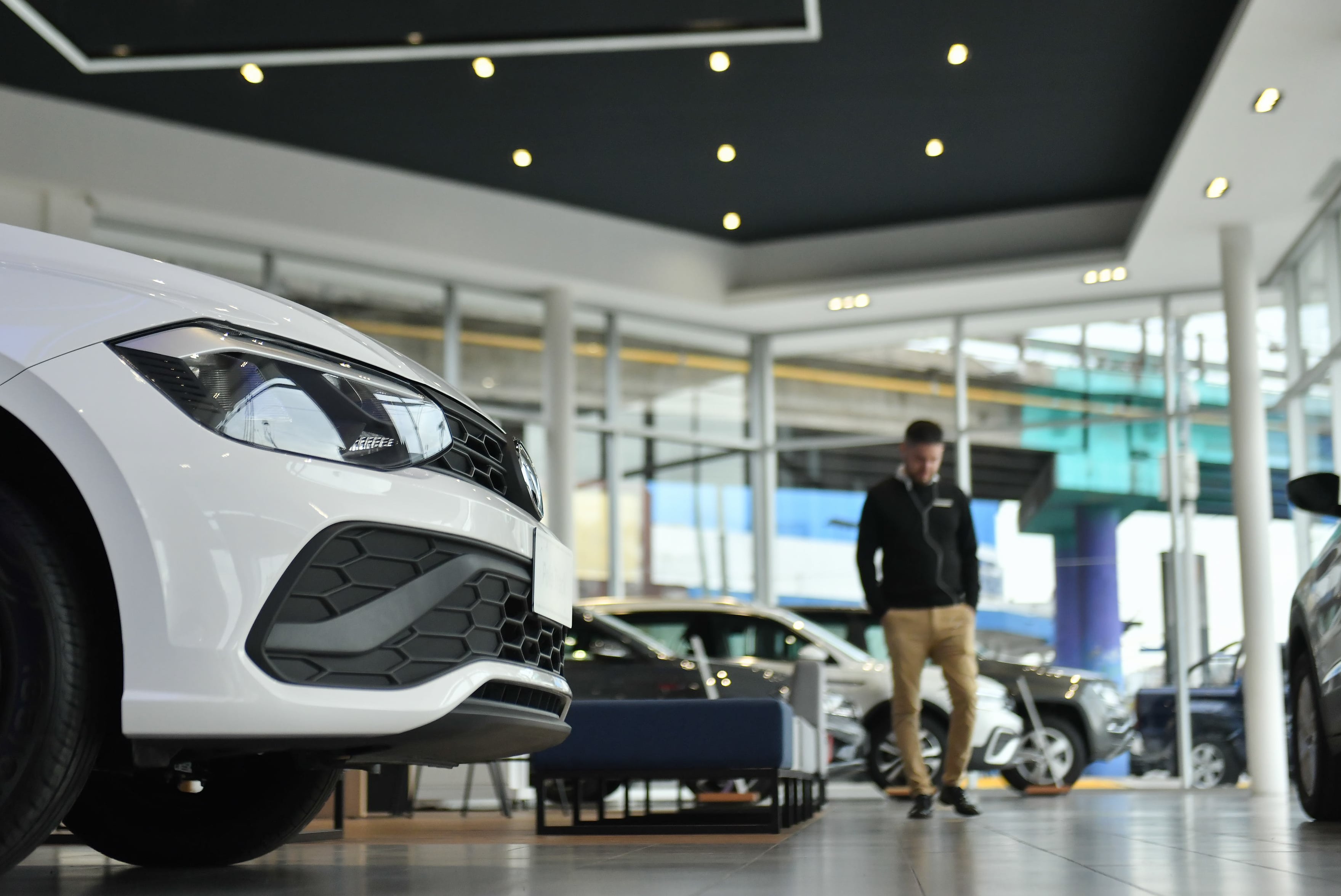 Modernización laboral: el pase a febrero provocó una parálisis en las ventas de autos