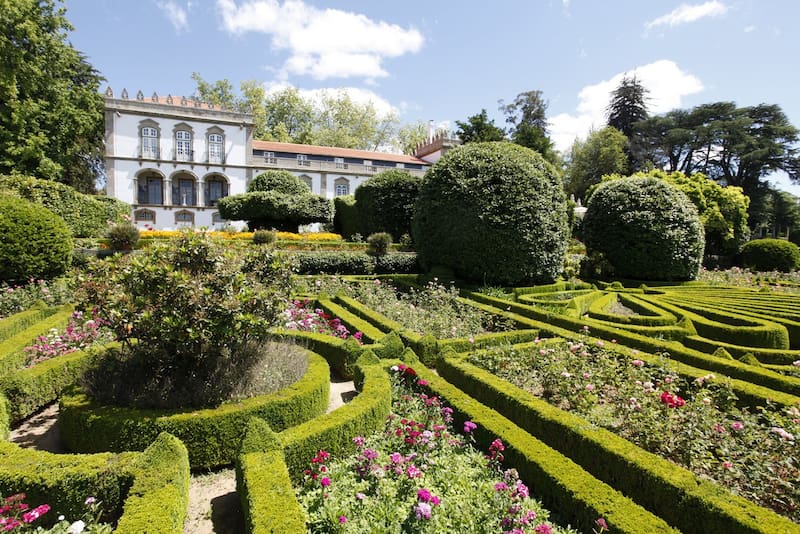 Uno de los atractivos del Parador de Casa da Ínsua son sus jardines (Fuente: Paradores)