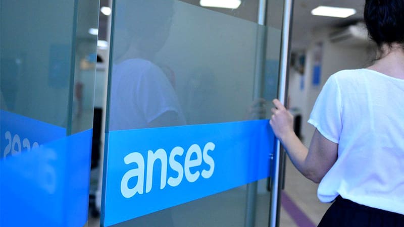 La ANSES facilita el acceso para conocer las fechas de cobro para los titulares de las prestaciones estatales. (Fuente: Archivo)