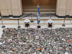 "Marcha de las Piedras": los planes del Gobierno para los restos del homenaje a los fallecidos por Covid