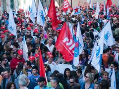 Huelga de bancos: el sector financiero reclama mejores salarios con la movilización más grande en décadas