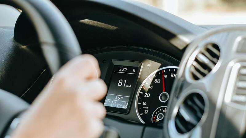 Es oficial | Esta es la nueva tasa de alcoholemia máxima permitida, según la DGT.