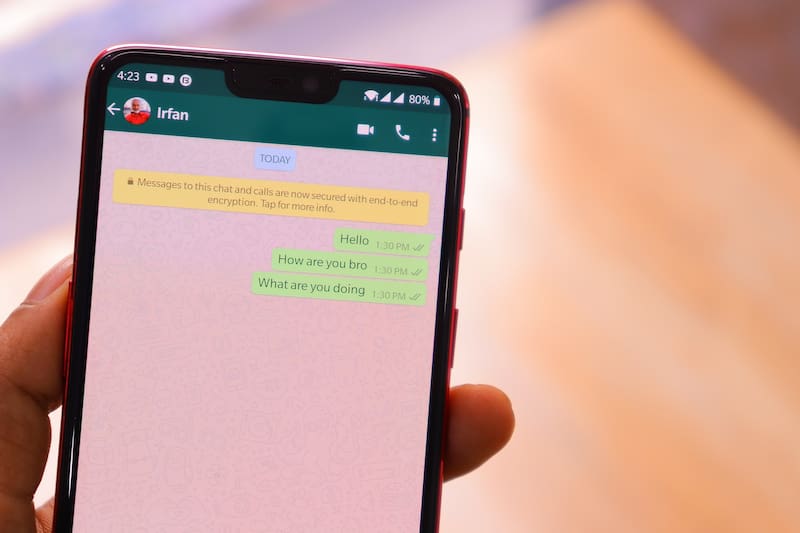 La nueva función de WhatsApp: cómo poner las letras azules.