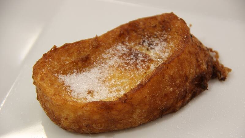 La Semana Santa es ideal para preparar torrijas en casa.