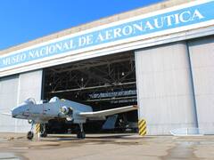 El museo que cuenta con el avión de "El Principito" y queda a una hora de CABA