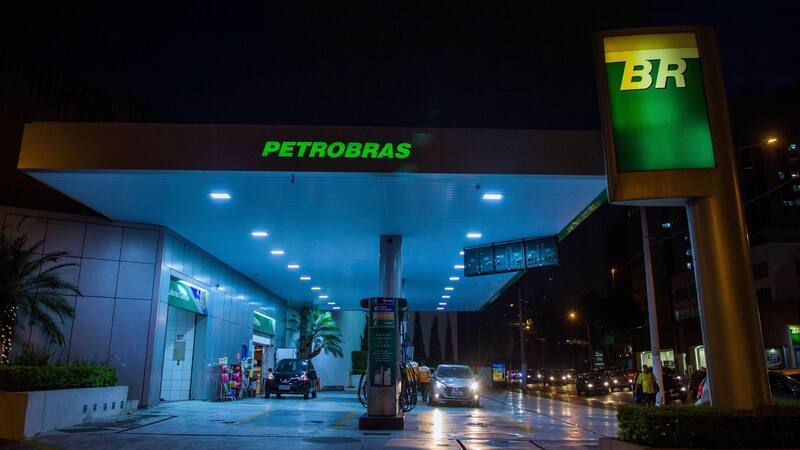 Petrobras dialogó con el gobierno para definir sola sus precios