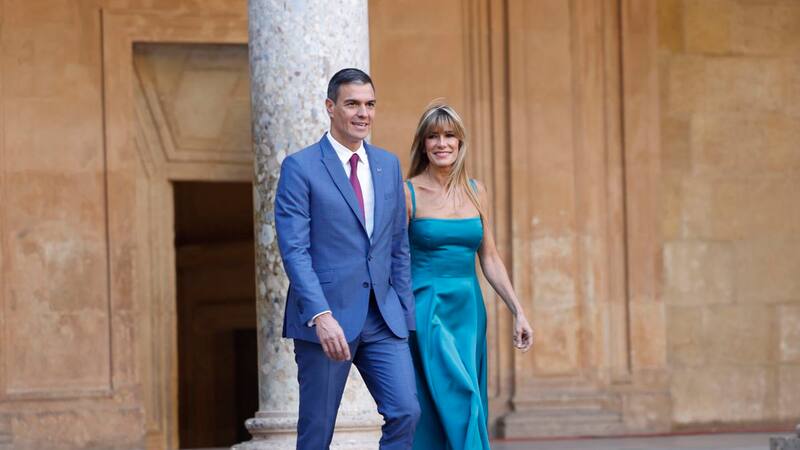 Pedro Sánchez deberá declarar esta semana por la causa abierta que involucra a su esposa, Begoña Gómez.