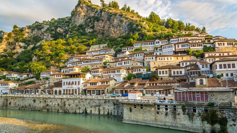 El chollo de El Corte Inglés para mayores de 60 años: 7 días por 500 euros para conocer Albania.