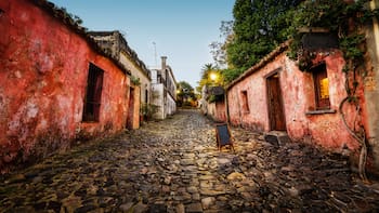 Cómo inscribirse a un paseo gratuito a Colonia que la Intendencia de Montevideo organiza para mayores de 60 años