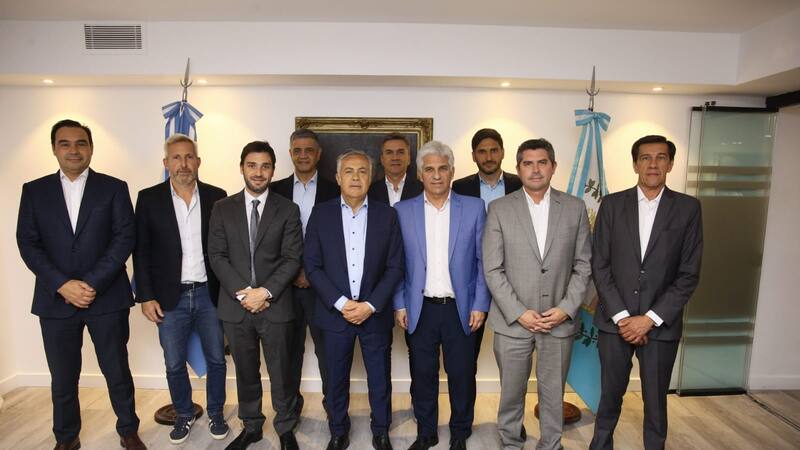 Los gobernadores y legisladores de Juntos por el Cambio se reúnen a días del triunfo de Javier Milei