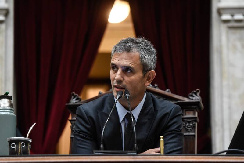 El presidente de la Cámara de Diputados Martín Menem debió interrumpir varias veces el debate.