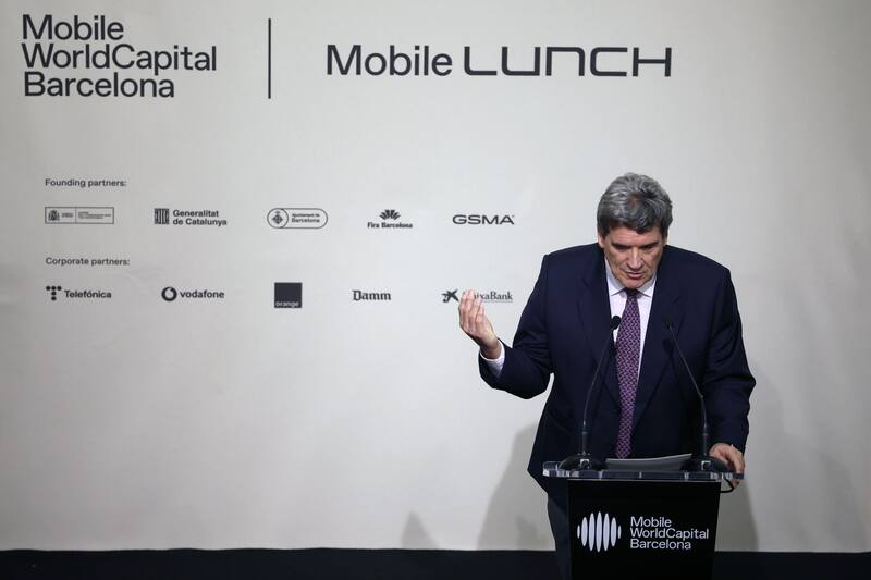José Luis Escrivà, ministro para la Transformación Digital y de la Función Pública, durante el Mobile Lunch 2024 (Fuente: EFE / Alberto Estévez)
