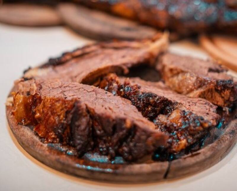 La dieta paleo promueve el consumo de carnes.