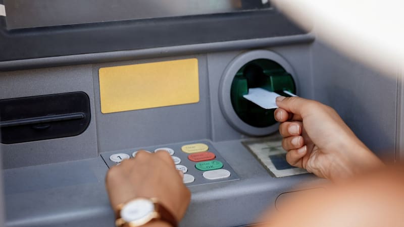 Los límites que manejan los bancos para retirar dinero en efectivo.