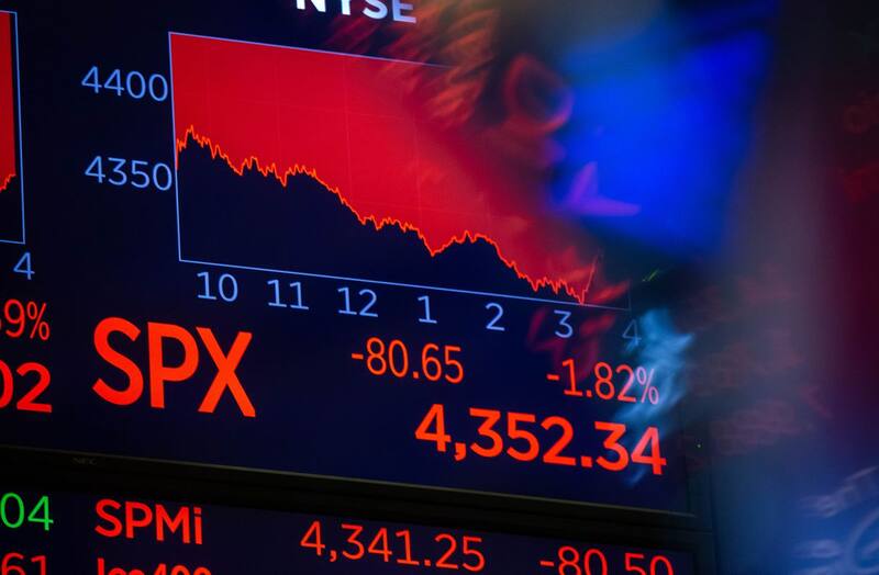 "Las acciones pueden desplomarse por una década": el duro pronóstico de un legendario inversor