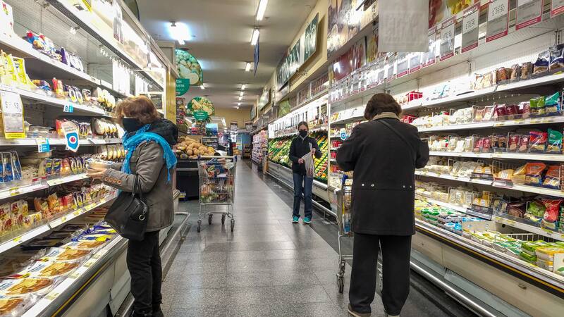 La inflación de agosto fue del y se acerca cada vez más a los tres dígitos