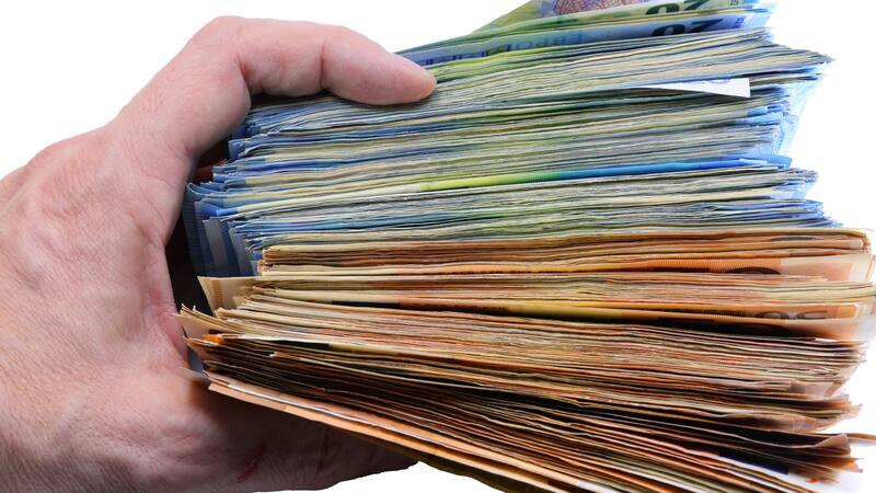 Estas carreras dan sueldos de hasta 35.000 euros y todavía hay vacantes: ¿qué hay que estudiar?