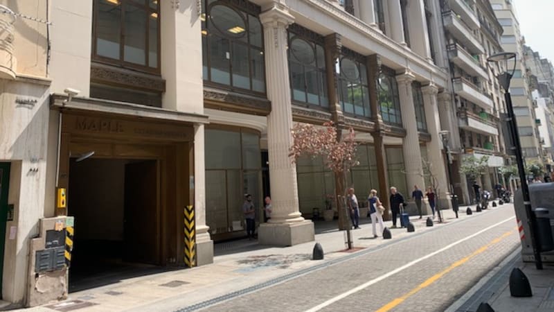 El histórico edificio Maple en Suipacha al 500 hace más de tres años estaba en venta