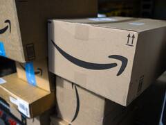 Comprar en Amazon y Aliexpress: cuál es la diferencia entre los envíos por courier y los "puerta a puerta"