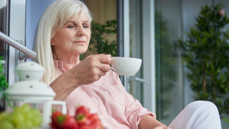 Este té ofrece una experiencia revitalizante y reconfortante.