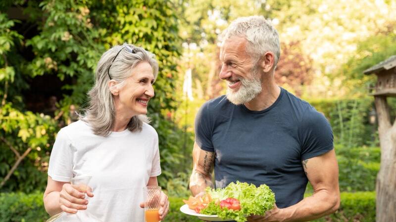 Los alimentos ricos en omega-3, vitaminas y antioxidantes que debes comer si tienes más de 50: retrasan el envejecimiento y mejoran la salud de la piel.