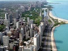 El Gobierno admitió que analiza gravar los bienes de los argentinos en el exterior