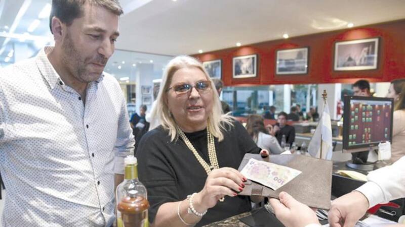 Carrió. Críticas por sus dichos sobre el PJ cordobés, las propinas y la UCR