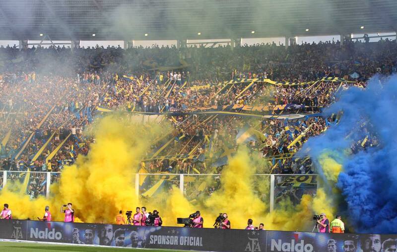 La hinchada de Boca copó una de las tribunas populares en el Estadio Mario Kempes, de Córdoba. (Foto: NA/Daniel Cáceres)