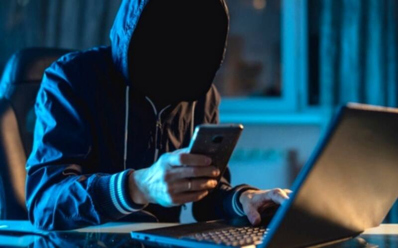 En caso de sufrir una estafa comunicarse por teléfono al 091 o 112, por internet o presencialmente en dependencias policiales. Fuente: Archivo