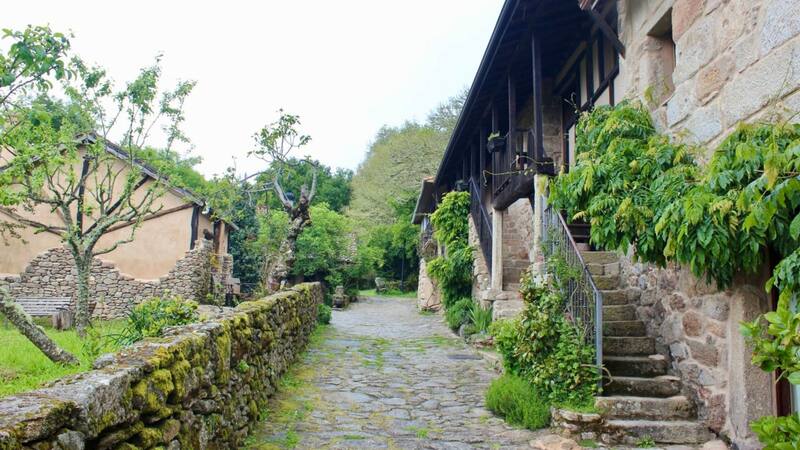 La bonita aldea de Galicia que tiene vistas de ensueño, rica gastronomía y está cerca de un famoso parque natural.