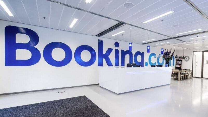 Booking se enfrenta a una multa de 486 millones de euros a causa de una denuncia de empresas españolas.