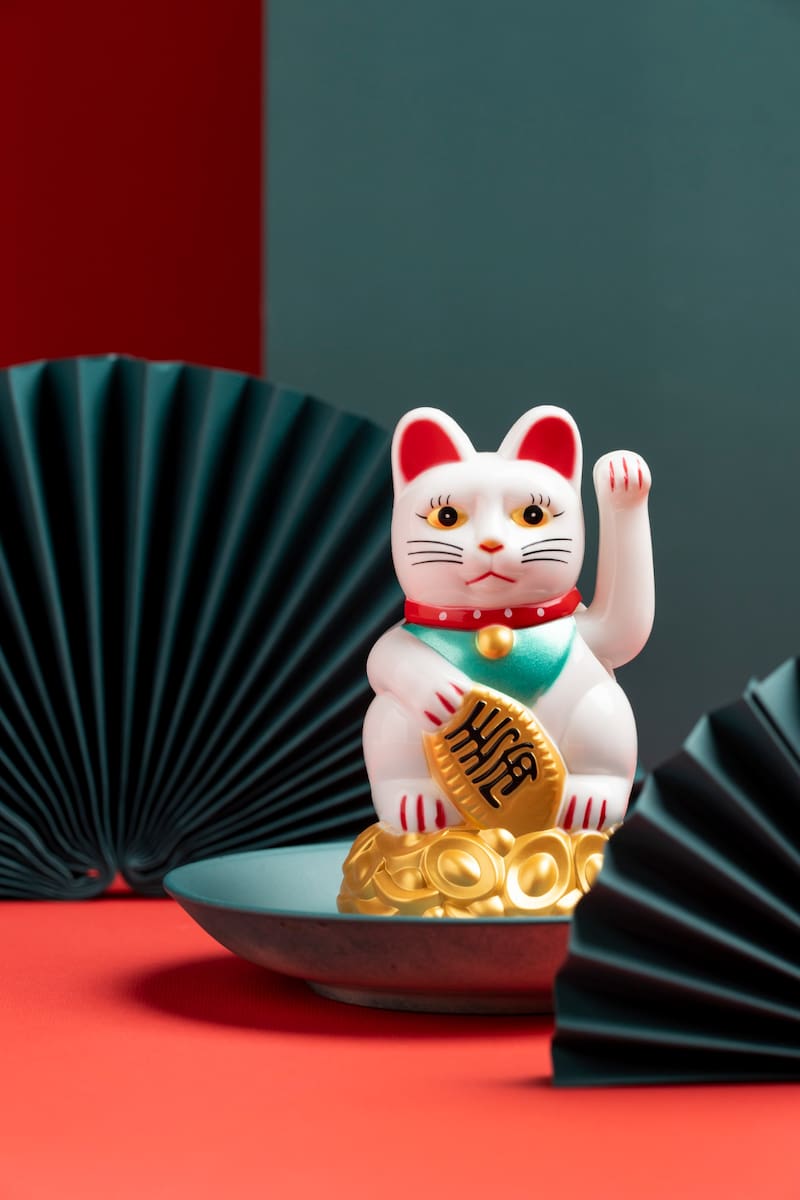Gato de la suerte. Fuente: Freepik.