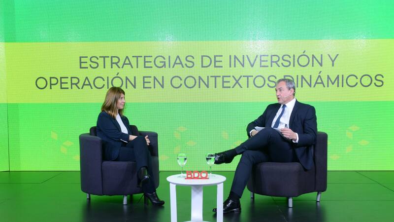 Mariana Camino, presidente y CEO de ABECEB, junto a Ariel Cohen, Editor de Finanzas en El Cronista