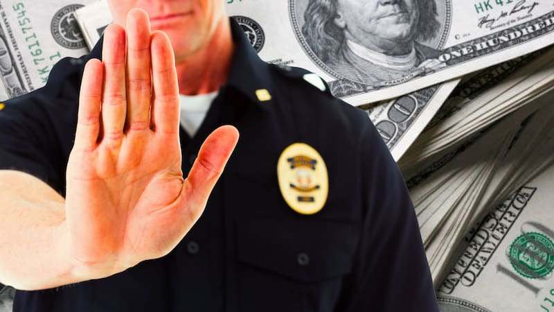 Ahora será más caro viajar a Estados Unidos: habrá un pago extra que deberán asumir los viajeros extranjeros. Fuente: Shutterstock.