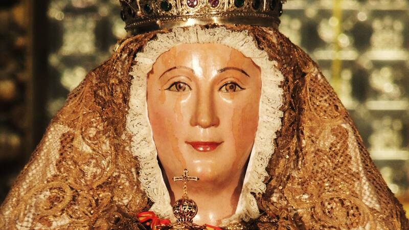 El día de la Virgen de los Reyes, patrona de Sevilla, se celebra el 15 de agosto.